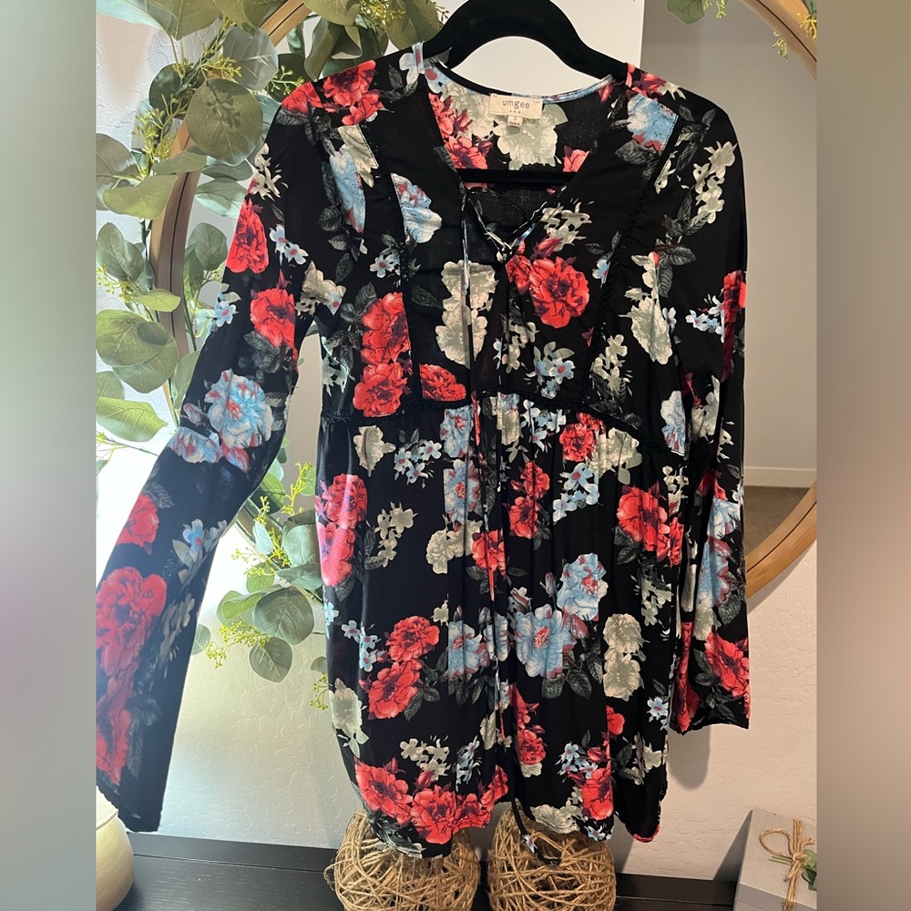 Umgee floral top sz small